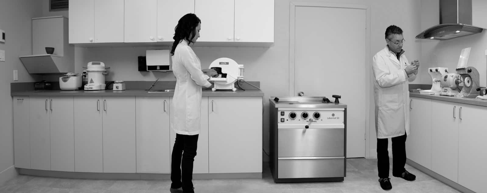 Laboratoire Denturologiste Implants Dentaires